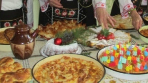 Десет метрова баница направиха за Коледа в Давитково