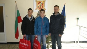 Деца на загинали полицаи получиха коледни подаръци в Сливен