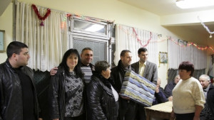 ГЕРБ Стара Загора с подарък за пенсионерския клуб в село