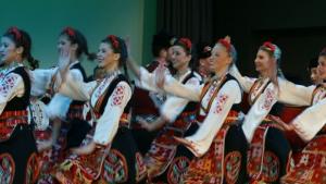 Коледен концерт на Детски фолклорен ансамбъл Габровче