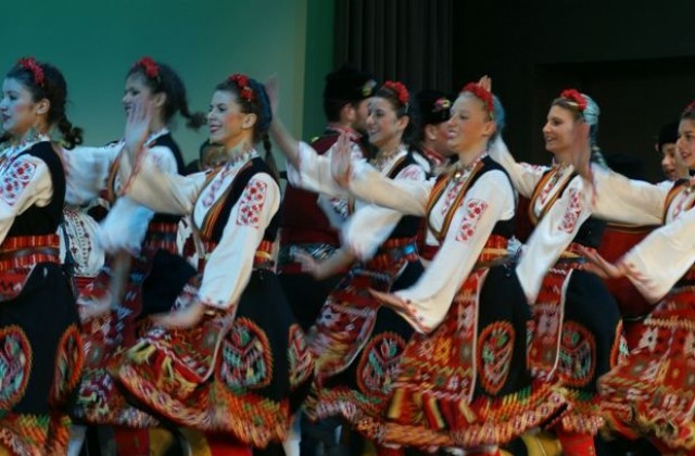 Коледен концерт на Детски фолклорен ансамбъл „Габровче”