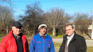 ВМРО раздаде пакети с хранителни продукти на нуждаещи се в