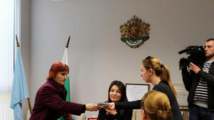 Първият коледен базар в Каварна подпомогна 2годишно дете