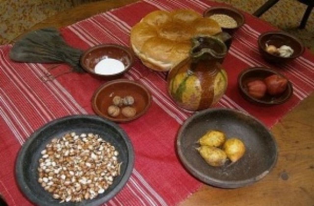 Бъдни вечер е! Подреждаме богати трапези за плодородна година