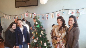 Градският ученически парламент във В Търново отпразнува Коледа с две