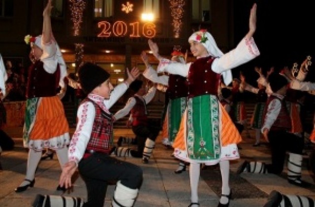 Каварненци ще посрещнат Новата година с фолклорни ритми и вино