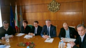 До 10 февруари довършват контактната мрежаостава опасността от тежки санкции