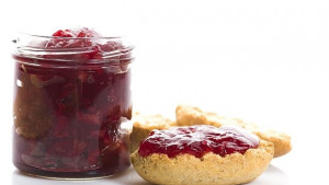 Раздават храна на бедните по нова европрограма от Йордановден