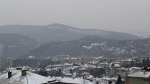 Над 50 общински служители се грижат за проходимостта на тротоарите