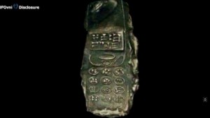 Археолози откриха мобилен телефон на 800 години ВИДЕО