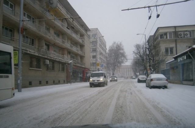 Кметът на Плевен установи незадоволителна работа на снегопочистващите фирми/фотогалерия/