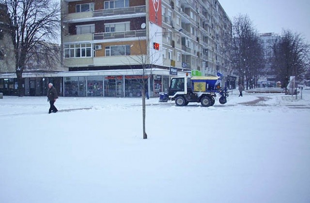 Пътищата са проходими, 11 снегорина чистят Добрич