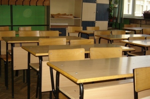 Три училища в Сливенска област не провеждат учебни занятия