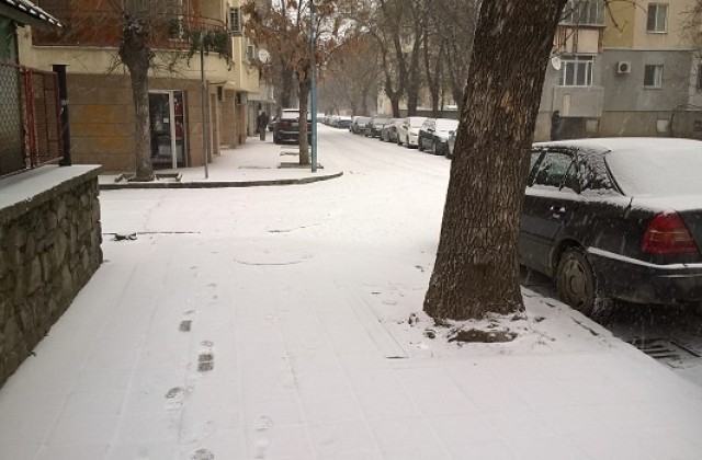 Пловдив осъмна с нова снежна покривка