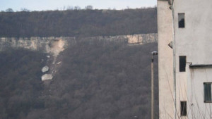 В Провадия чакат хубаво време за да обезопасят скалните маси