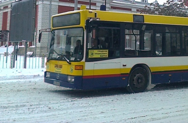 Автобус закъса по пътя за Каменар