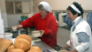 Обществена трапезария за 81 в Димитровград от днес