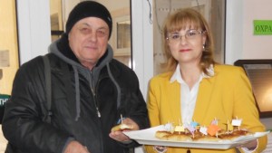 С баница с късмети посрещаха клиенти в НАПТърговище