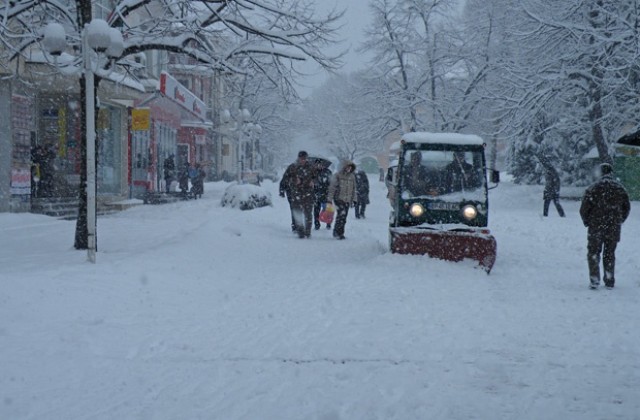 Калин Каменов: Има какво да се желае от снегопочистването на Враца