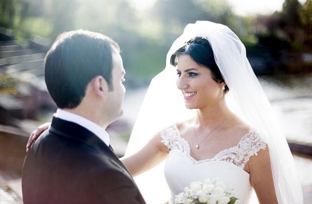 Турция налага ограничения за интимност при сгодените