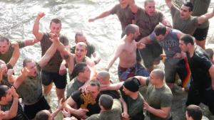 Десетки смелчаци утре ще влязат в ледени води за да