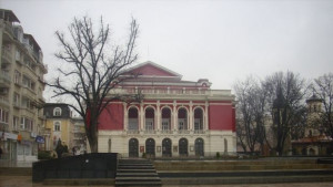 Операта представя три спектакъла до края на седмицата