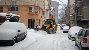 Нападнаха с бухалка шофьор на фадрома докато чисти улиците