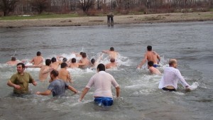 Мъжко хоро в Сливен за Йордановден