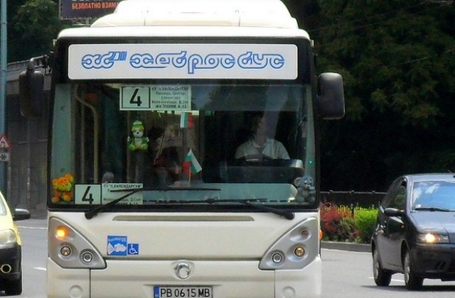 Автобуси с променени маршрути на Богоявление