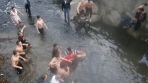 Промяна в движението около Наковия мост в Дупница