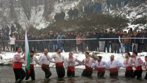 Ледено хоро на Богоявление в Харманли