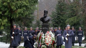 Десетки почетоха рождението на Ботев в столицата СНИМКИ