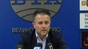 Нов микробус и безплатна дентална грижа осигури депутатът Иван Иванов