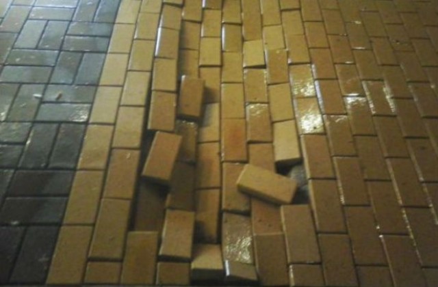 Пропадна част от пешеходната зона на бул „Витоша“