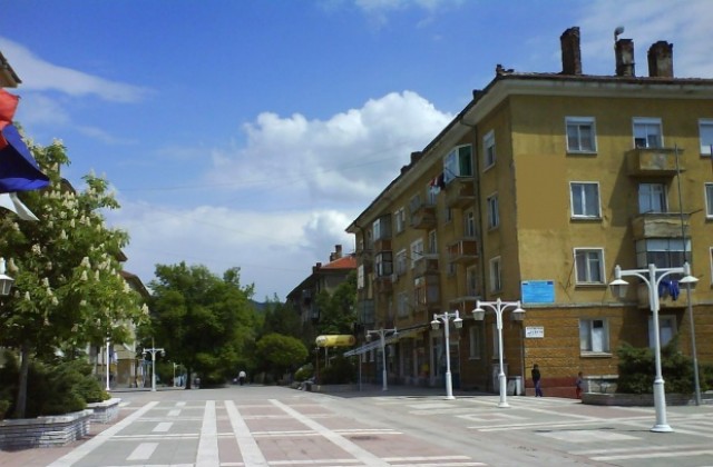 Фирма от Брезник ще чисти улиците в Бобов дол