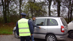 Двама души пострадаха при пътни инциденти