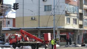Ремонтите на контактната мрежа предизвикаха задръствания в Плевен