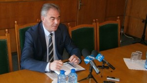 Георг СпартанскиОпитвам се да извадя общината от една сага в