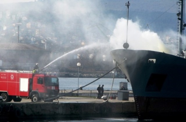 ВМС откриха учебната година с мащабно учение (СНИМКИ)