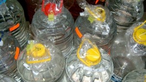 Конфискуваха 146 литра алкохол и 1 килограм тютюн без бандерол