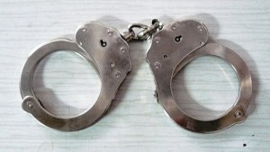 Обвинения за финансови измами са повдигнати на три бели якички