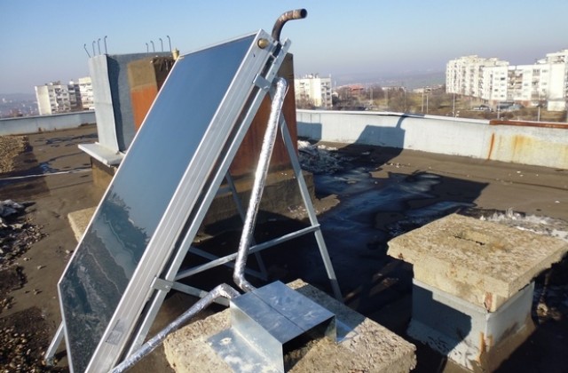 В духа на Стратегия 2020 на ЕС, в ДФСГИнтелект инсталираха слънчев колектор
