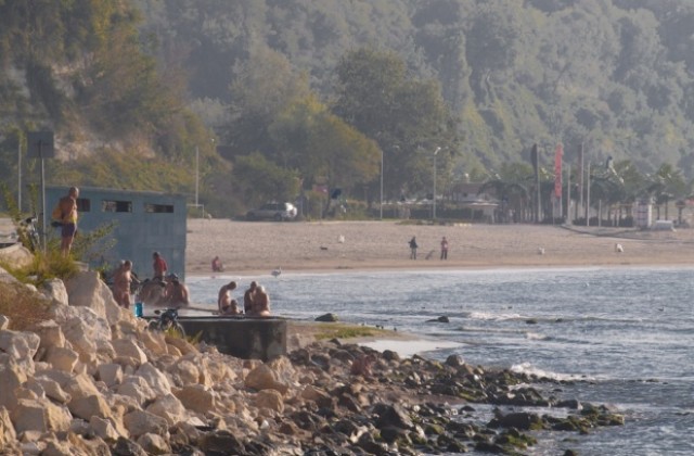 Труп изплува от морето на един от плажовете във Варна