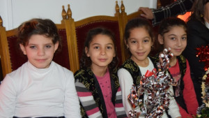 Сурвакарчета гостуваха в Община Г Оряховица за празника Василица