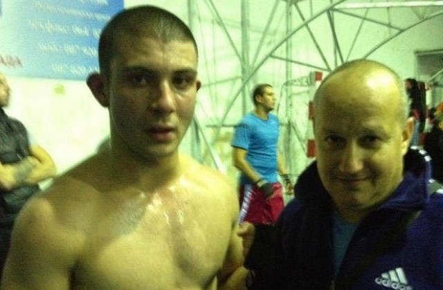 Млад боксьор от Първенец стана шампион №1 на България