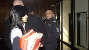 Хотелиер в ареста за крадени коли