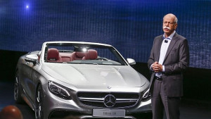 Mercedes пуска лимитиран кабриолет за юбилея си СНИМКИ