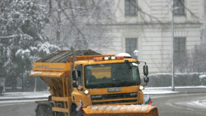 100 снегорина чистят София има готовност за още техника