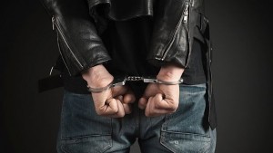 Ревнивец намушка гаджето си в дискотека в София