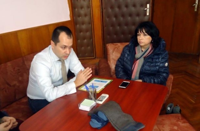Министър Петкова е във Враца по повод авариите в електрозахранването